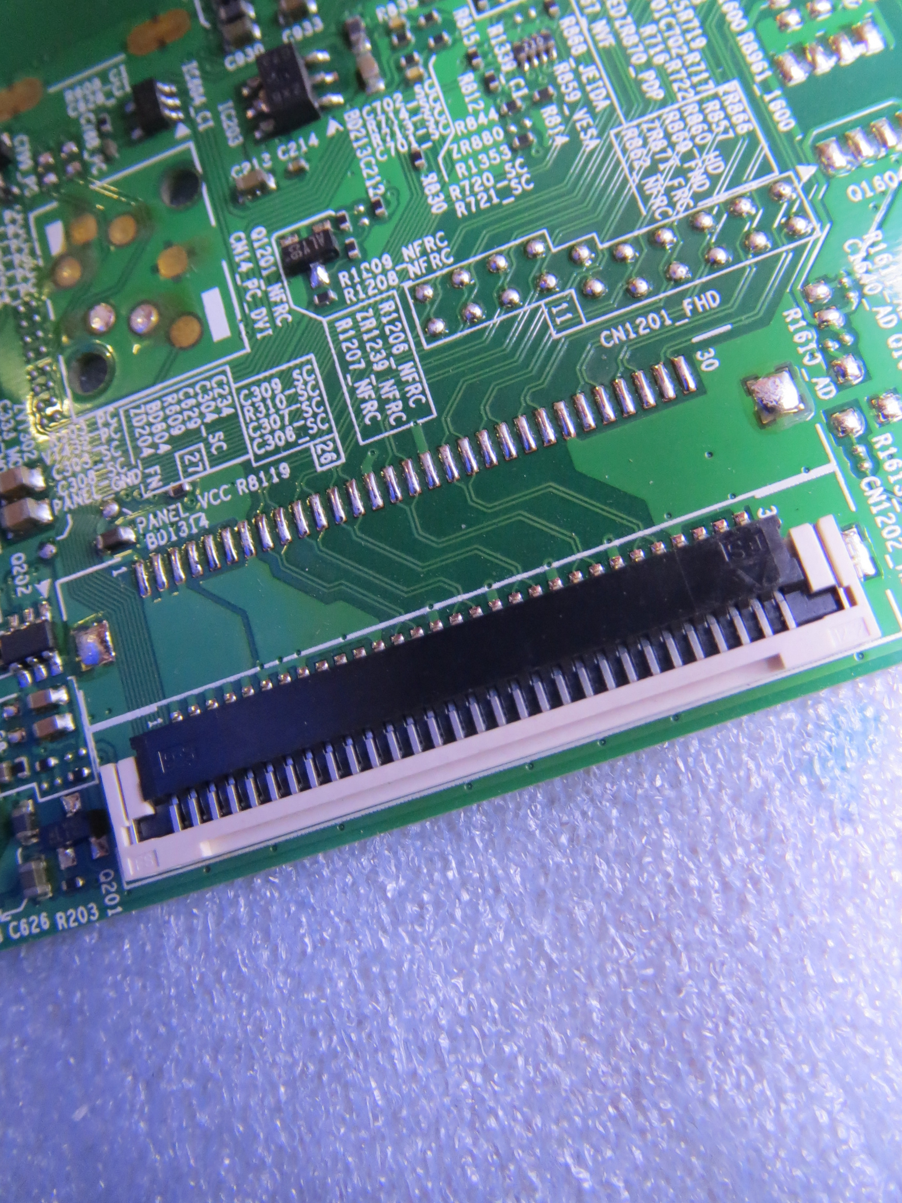 Майн плата  BN41-01987B для телевизора Samsung UE28F4000 фото 2
