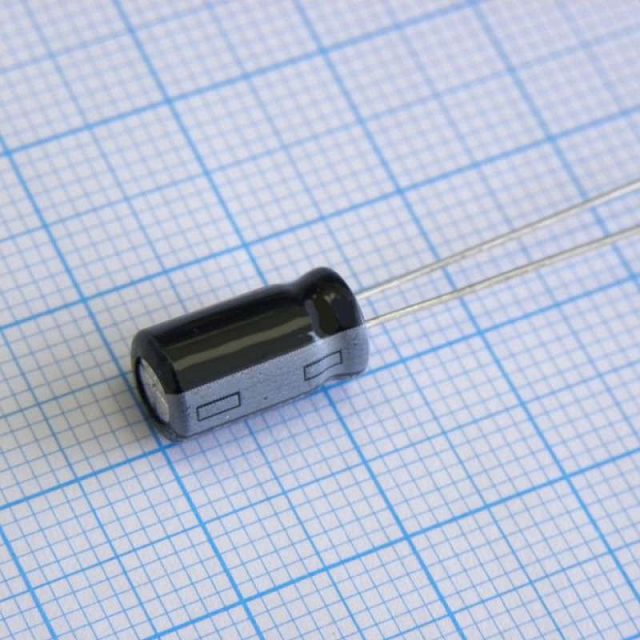 Конденсатор 47uF 50V (47 микрофарад, 50 вольт)